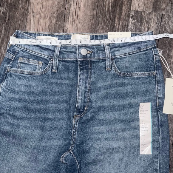 Universal Thread Medium Blue High Rise Jeans - Picture 3 of 10
